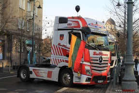 «Это все политика. Мы просто хотим, чтобы выпустили наши грузовики»