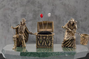 Романчук: «Лукашенко ничего не распродает: он прячет заработанное, обналичивает биткоины, оформляет завещание, в конце концов»