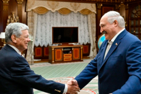 «Примитивная история, но она работает». Политолог — о сближении Минска и Вашингтона