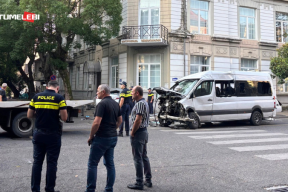 В Батуми микроавтобус с беларусам попал в аварию — два человека погибли