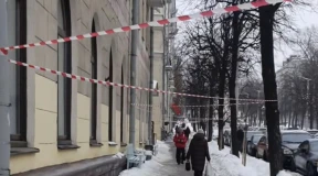 Коммунальщики в Минске придумали сомнительный способ «защитить» горожан от сосулек