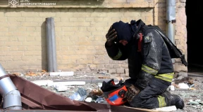 Война, 26 марта. НПЗ в Киришах после налета украинских дронов остановил работу. Удар по многоквартирному дому в Днепре. Зеленский: «Уход из Донбасса – аморально»