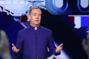 «Процесс маргинализации Медведева в российской политике делается необратимым»